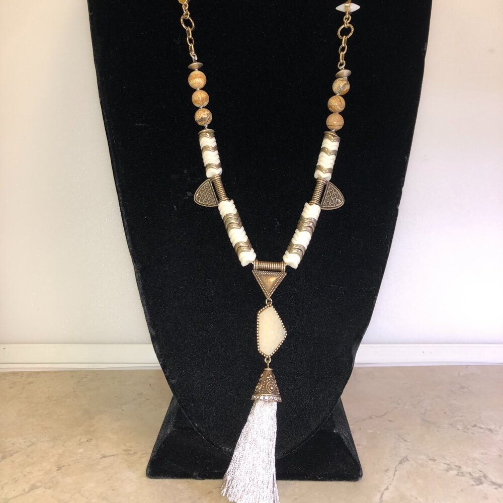 CHLOE + ISABEL Desert Ivory Tassel Pendant Necklace - N566WHAG